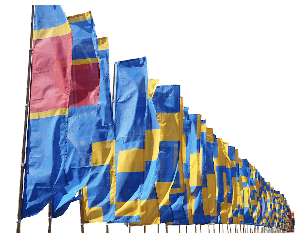 Drapeaux évènement Pose de mâts porte-drapeaux personnalisables