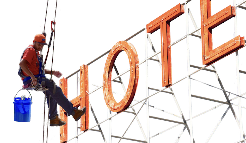 Nettoyage d’enseignes Nettoyage d'enseignes